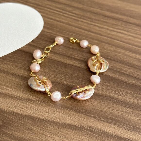 Elegant Gold and Pink Pearl Bracelet Q112 - Picture 3 of 5
